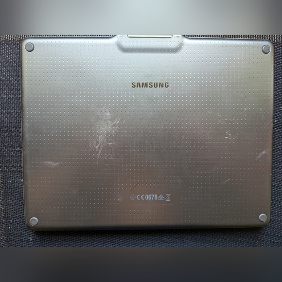 Samsung Galaxy Tab S 10.5in Titanium Bronze with keyboard - Picture 4 of 5